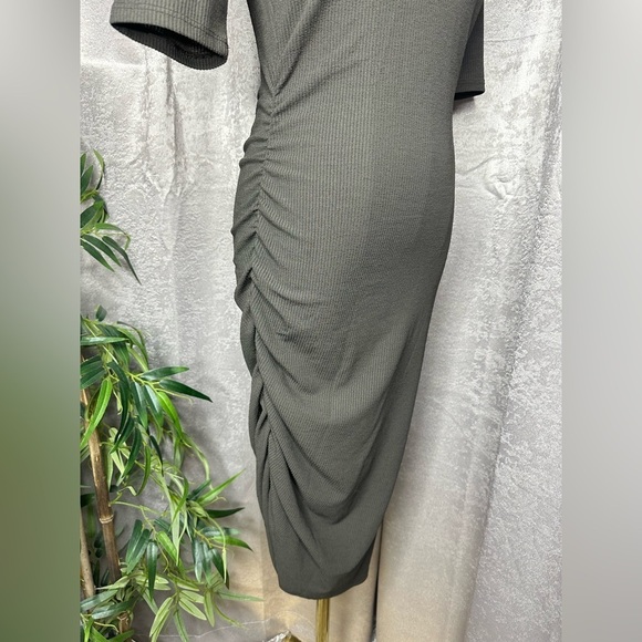 Zara Women’s Mock Neck Ribbed Side Ruching Midi Dress in Olive Sz S - Picture 6 of 11